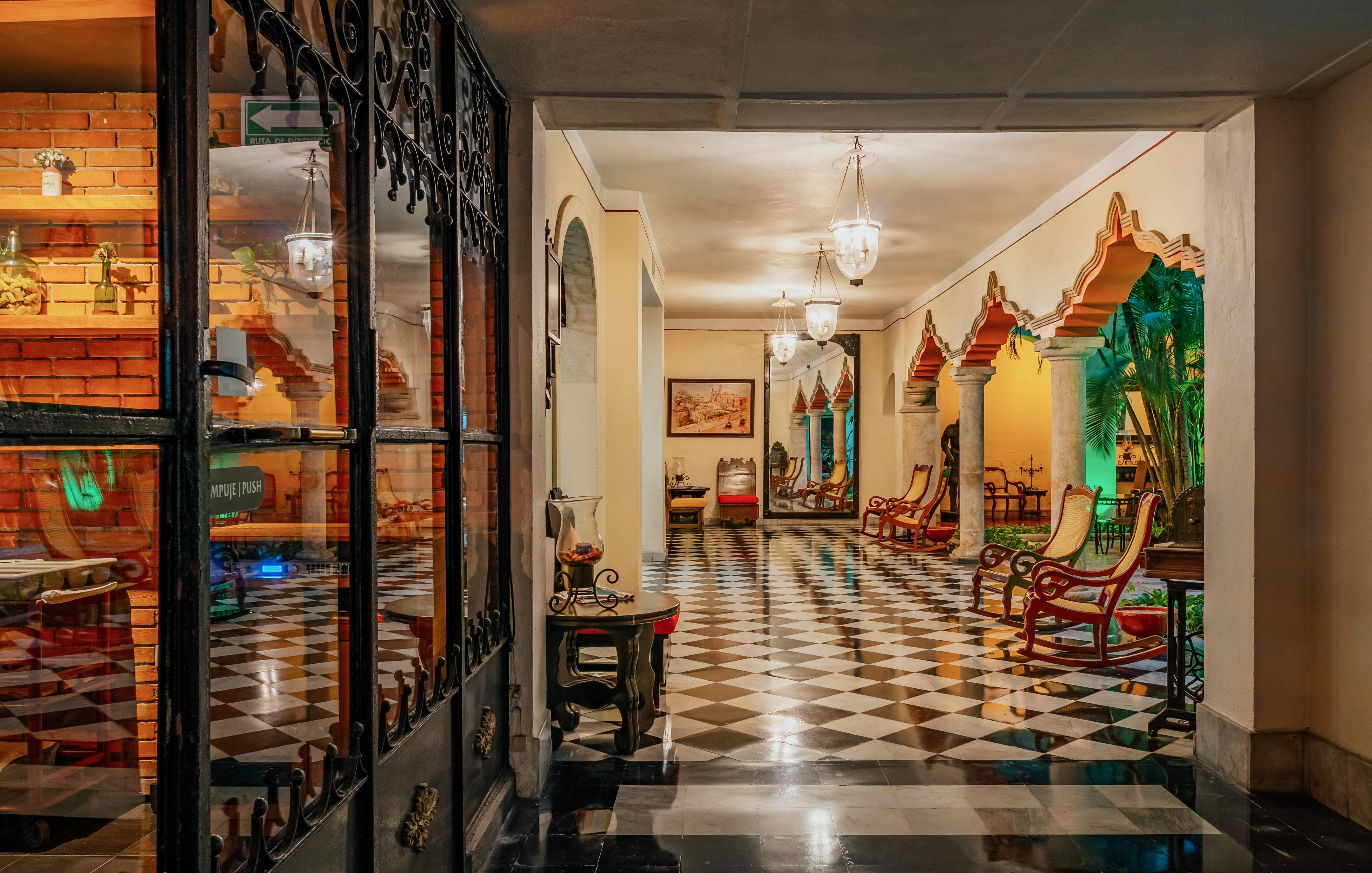Hotel Casa del Balam Mérida Exterior foto The lobby of the hotel