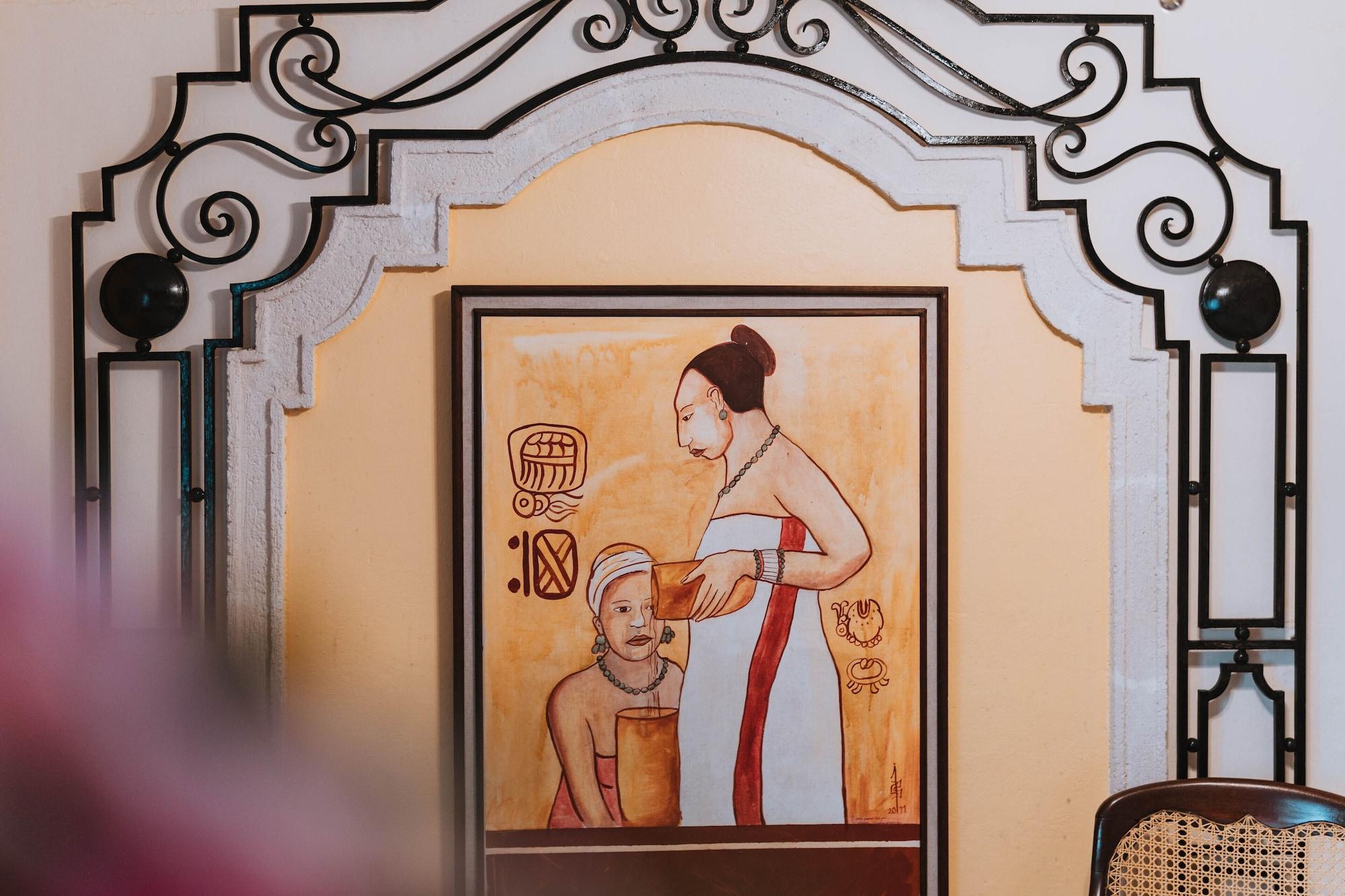 Hotel Casa del Balam Mérida Exterior foto Painting of a woman and a child